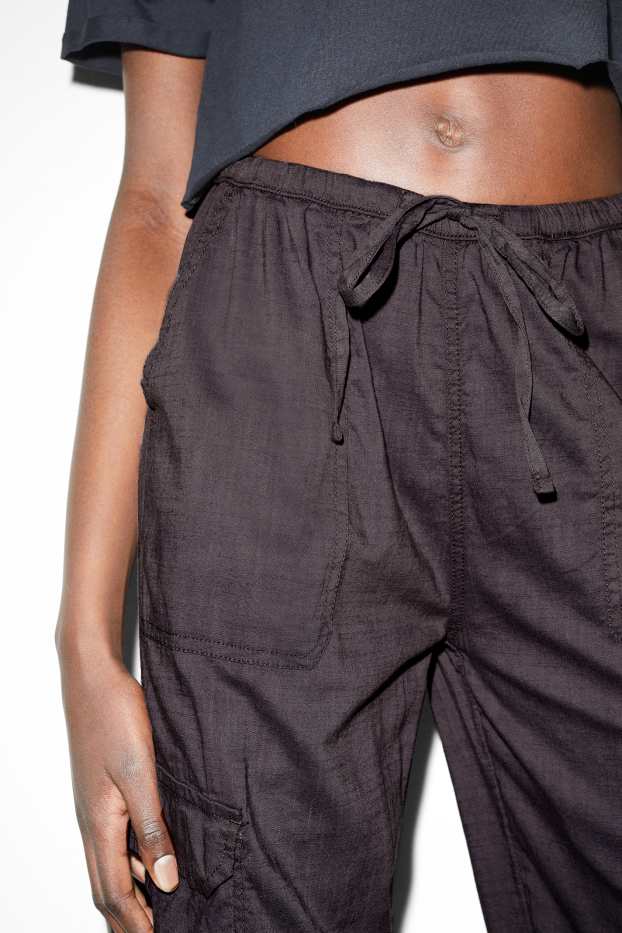 Women - CLOCKHOUSE - cargo trousers - mid-rise waist - relaxed fit - dark gray