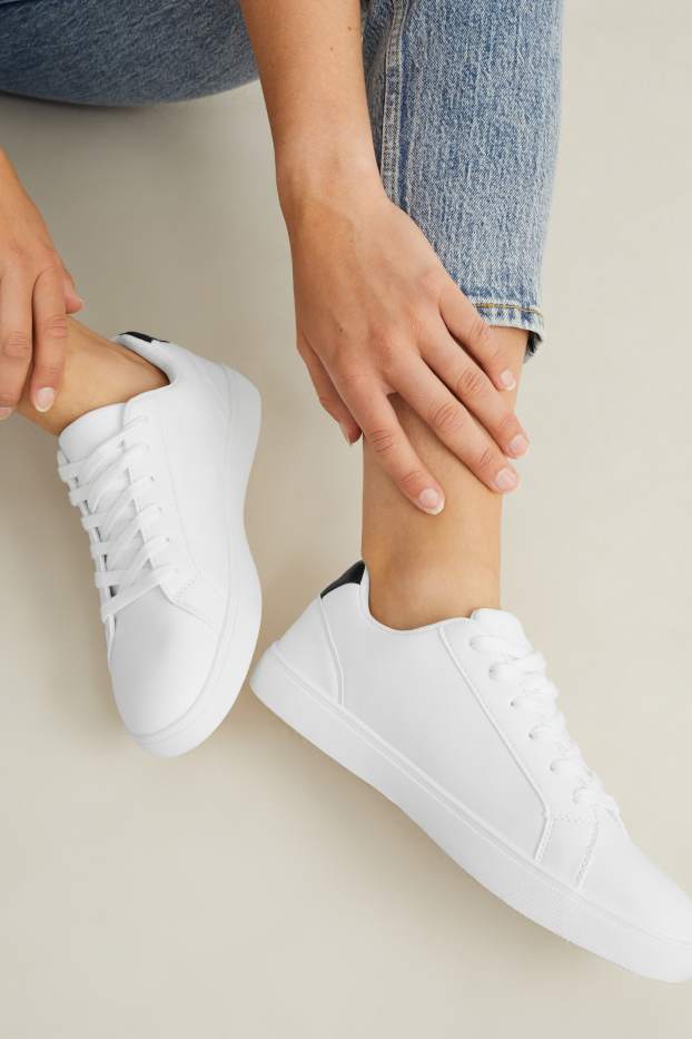 Damen - Sneaker - Lederimitat - weiß