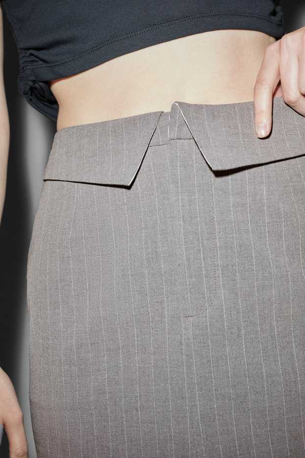 Mujer - Minifalda - raya diplomática - gris