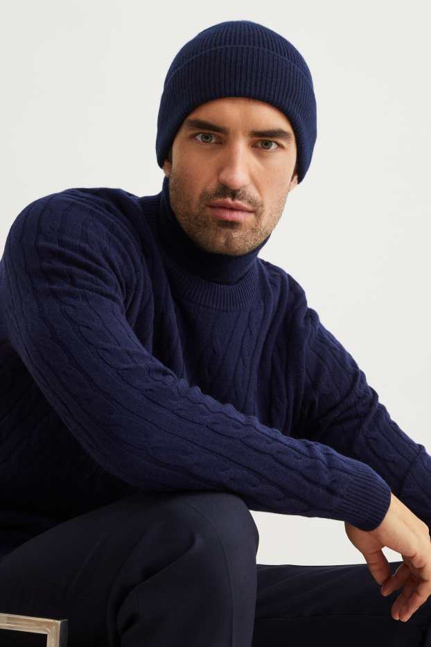 Men - Knitted cashmere hat - dark blue