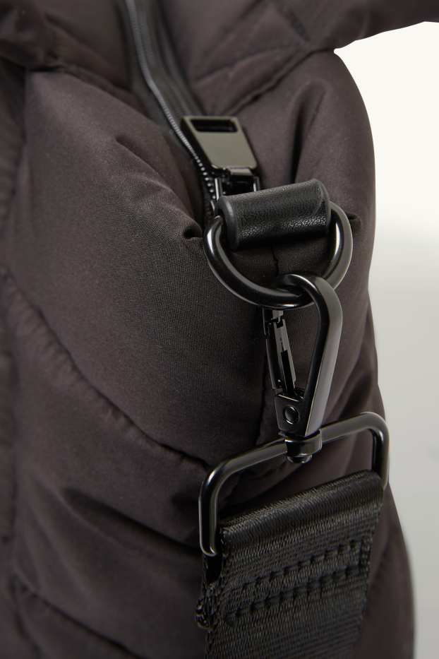 Femei - Geantă shopper matlasată, mică, cu curea detașabilă - negru