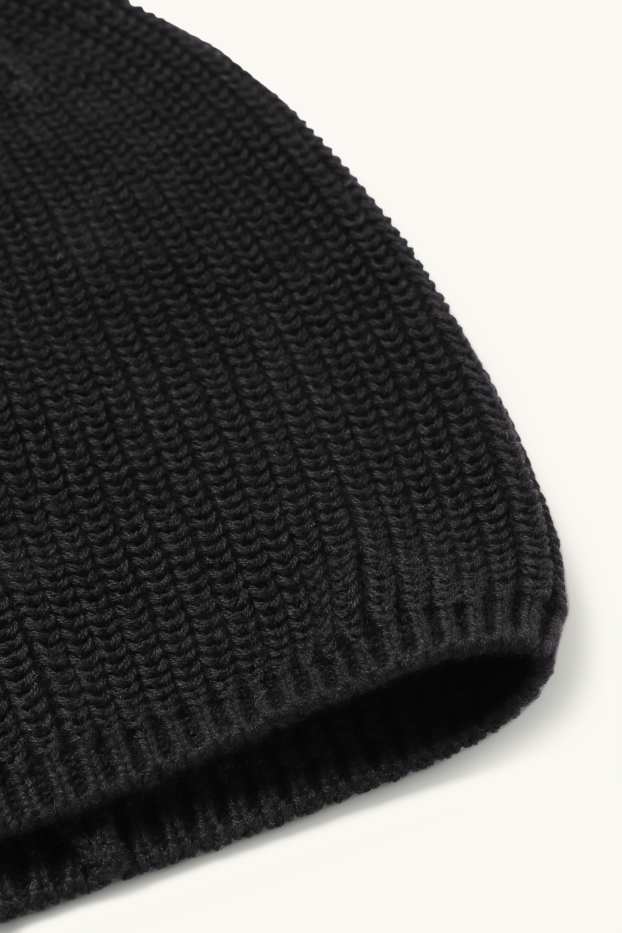 Men - Knitted hat - black