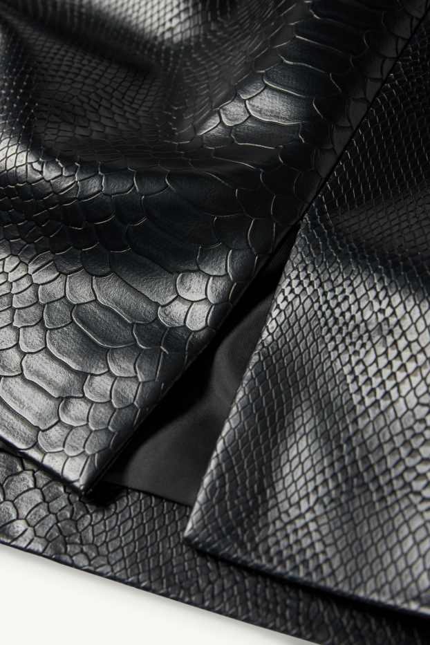 Femei - Fustă mini - imitație de piele - negru