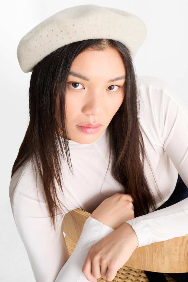 Women - Woollen beret with rhinestones - cremewhite