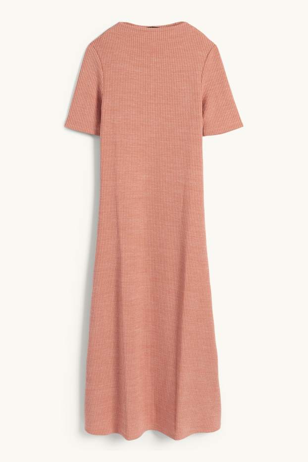 Femei - Rochie tricotată - reiată - somon