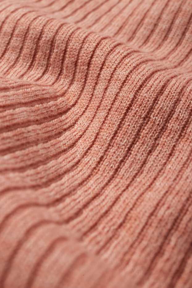 Femei - Rochie tricotată - reiată - somon