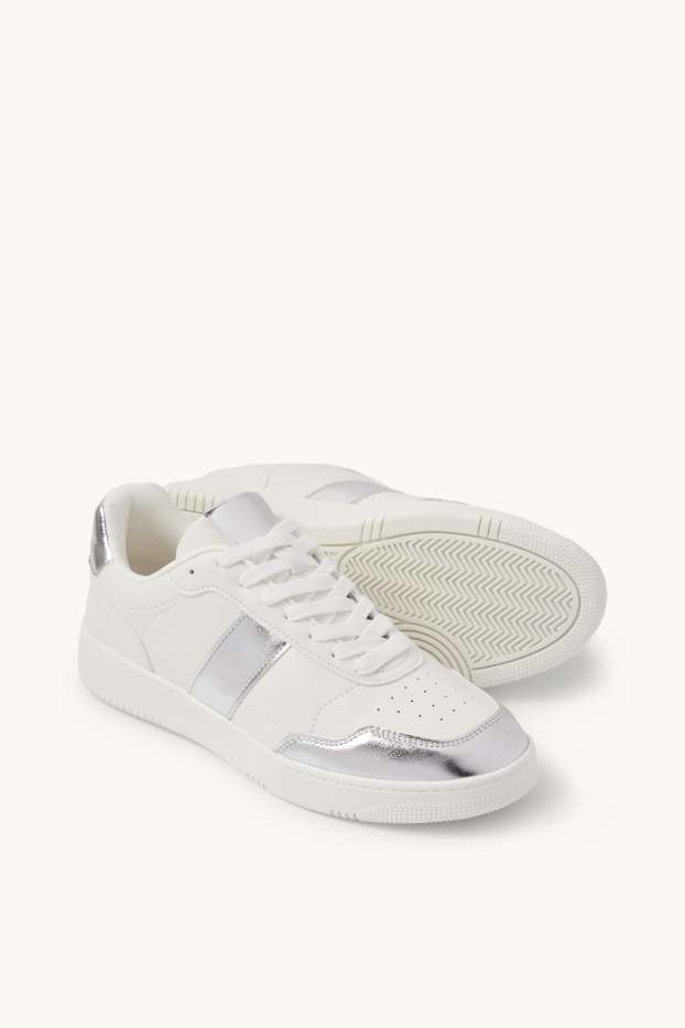 Kobiety - Buty sportowe - imitacja skóry - srebrny