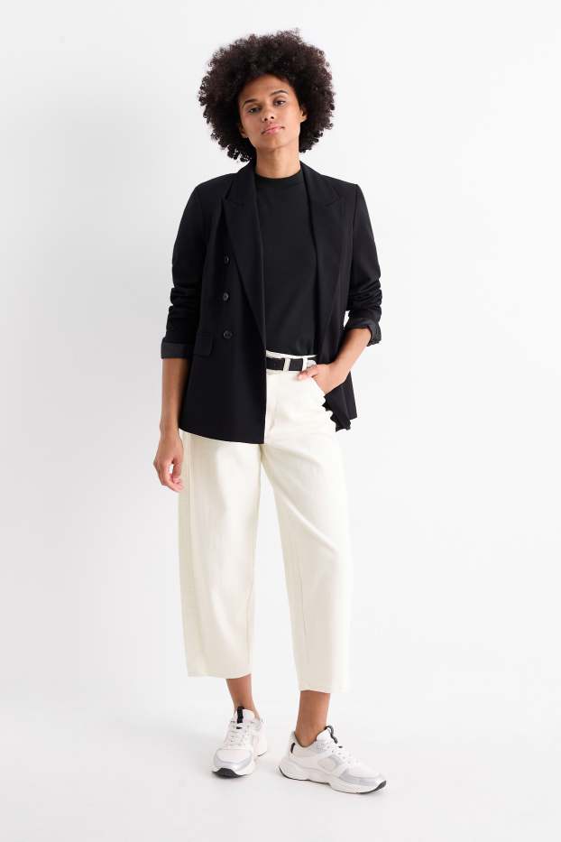 Dámské - Curved jeans s páskem - high waist - krémově bílá