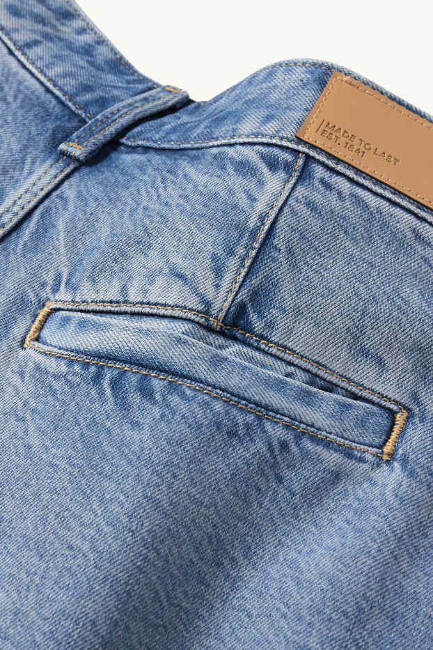 Women - Denim Bermuda shorts - mid-rise waist - denim-light blue