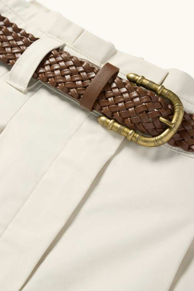 Women - Shorts with belt - high waist - light beige