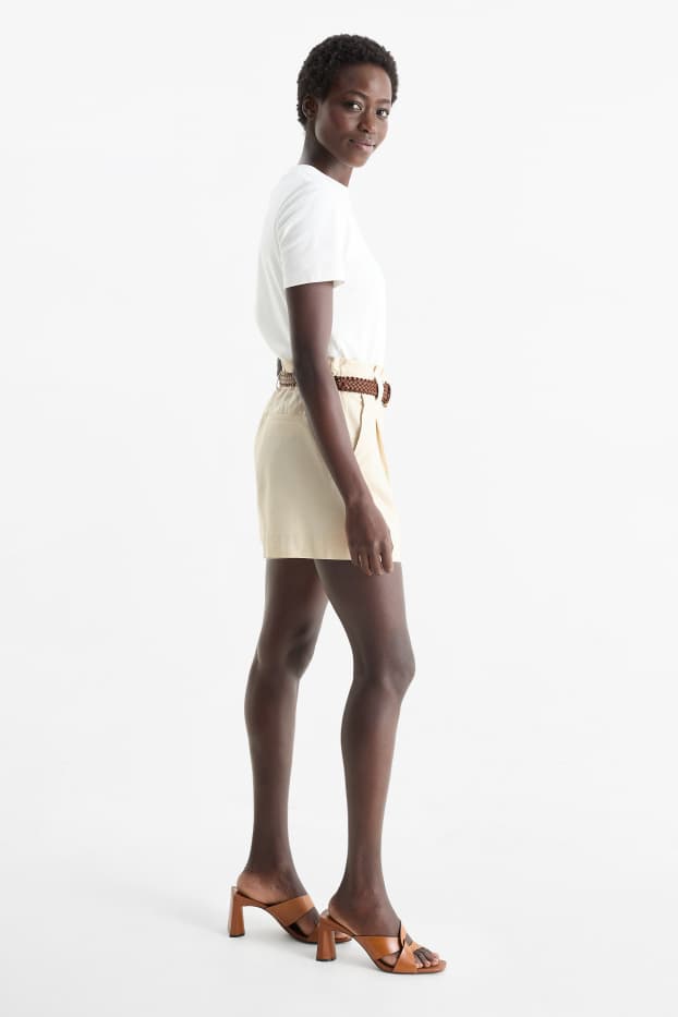 Women - Shorts with belt - high waist - light beige