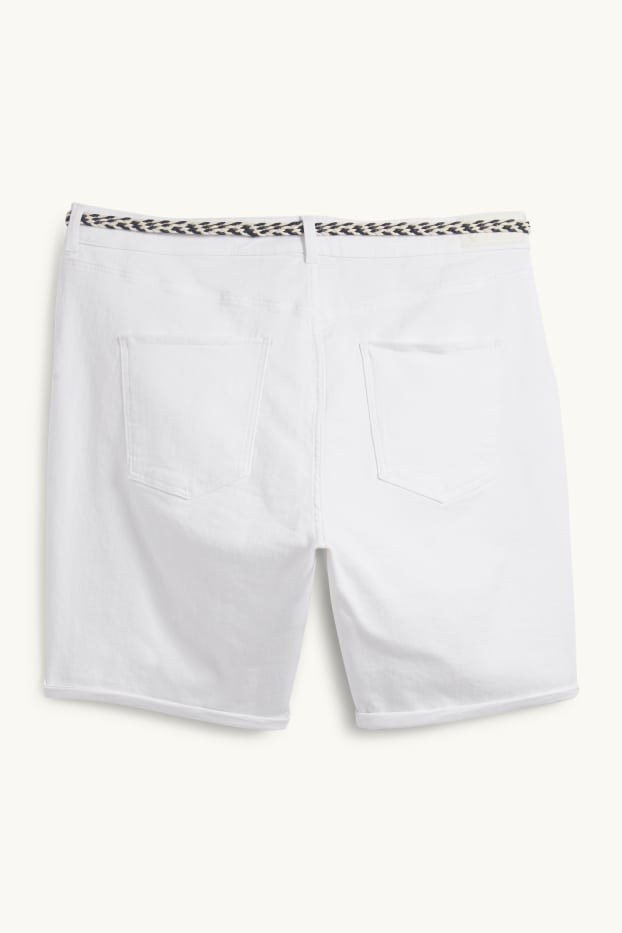 Dámské - Džínové šortky s páskem - mid waist - bílá