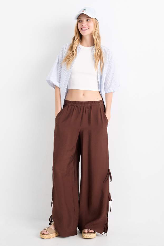 Femei - Pantaloni de stofă - talie medie - wide leg - maro închis