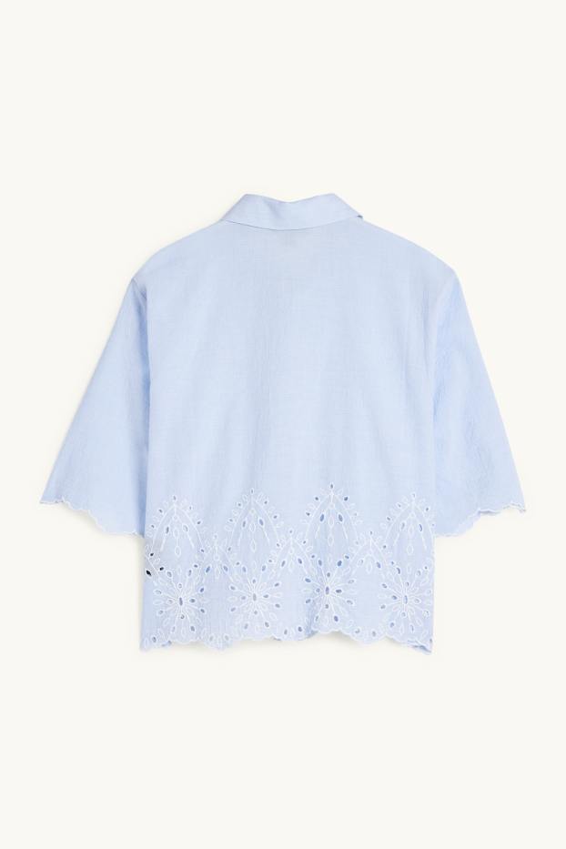 Femmes - Chemisier - broderie anglaise - bleu clair