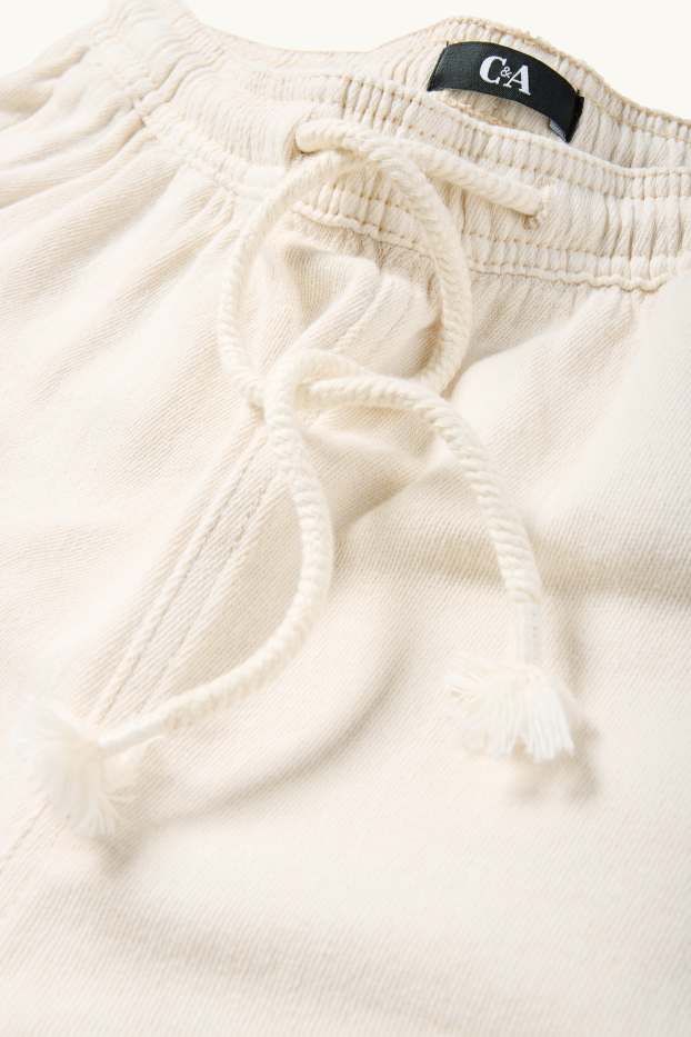 Dames - Korte broek - mid waist - crèmekleurig