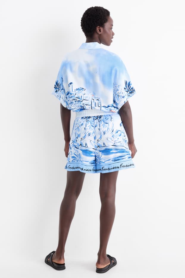 Dames - Shorts - mid waist - met patroon - wit / lichtblauw