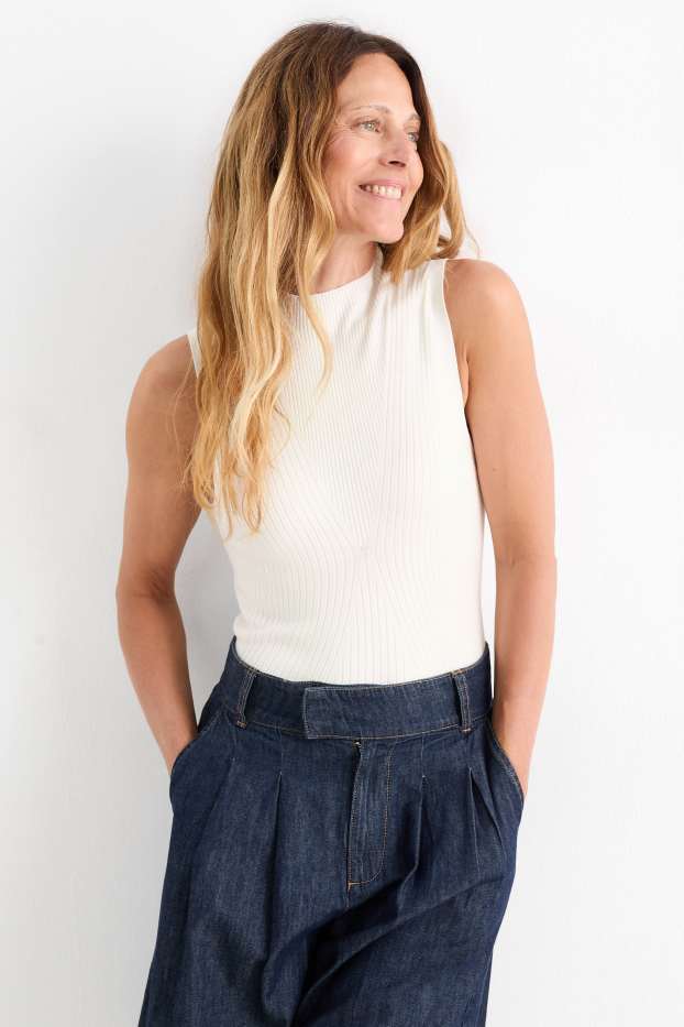 Femmes - Haut à col roulé - finition côtelée - blanc