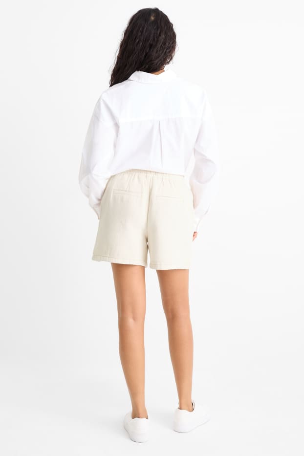 Dames - Korte broek - mid waist - crèmekleurig