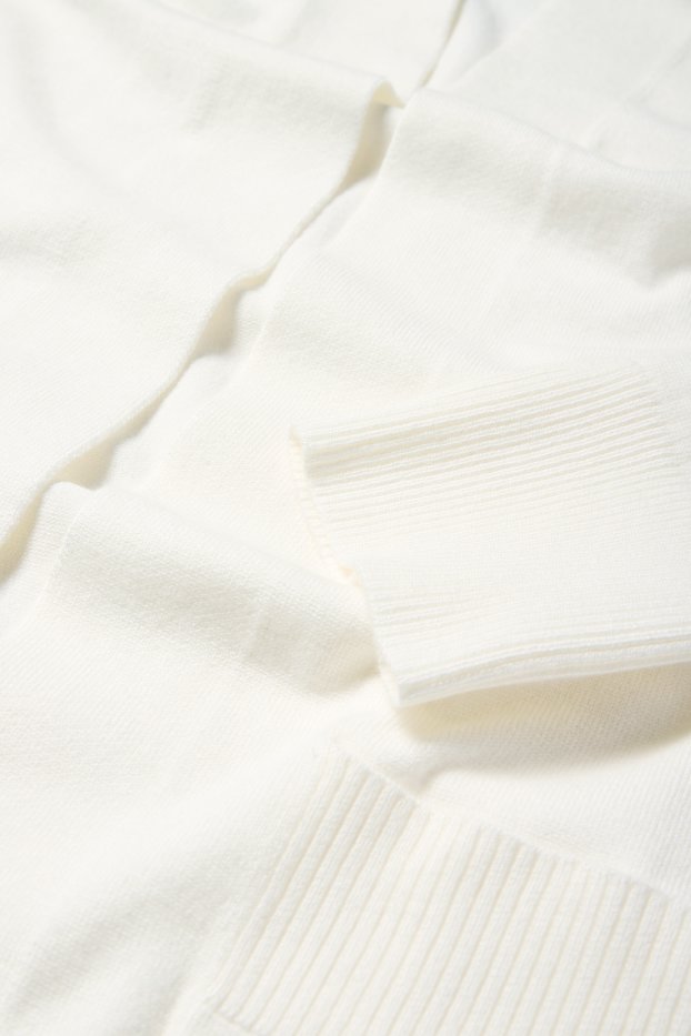 Femmes - Long gilet en maille - blanc