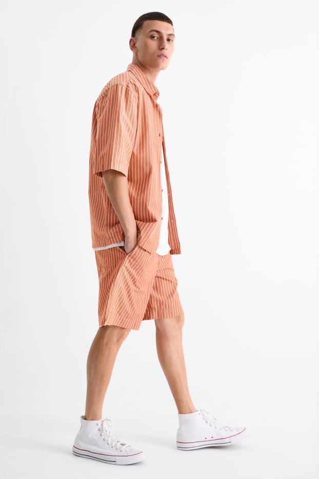 Pánské - Šortky - pruhované - hnědá