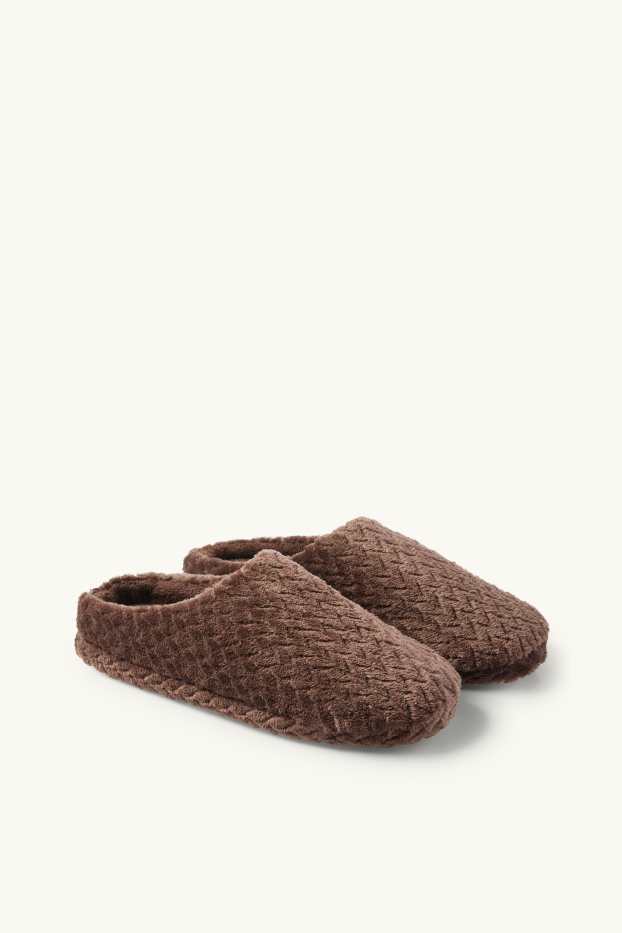 Femmes - Chaussons - finition texturée - marron