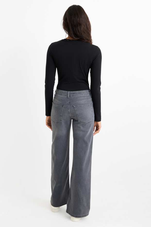 Women - Wide leg jeans - mid-rise waist - denim-gray