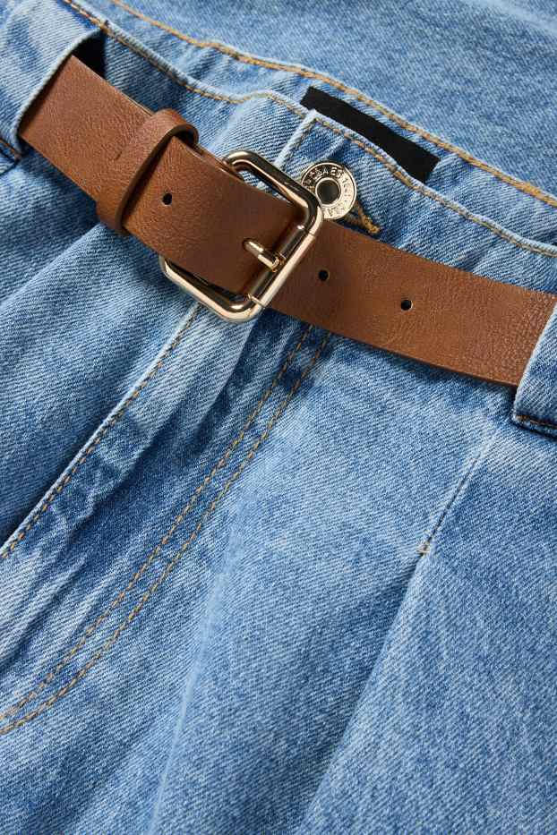 Women - Wide leg jeans with belt - mid-rise waist - denim-light blue