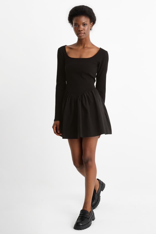 Women - A-line dress - black