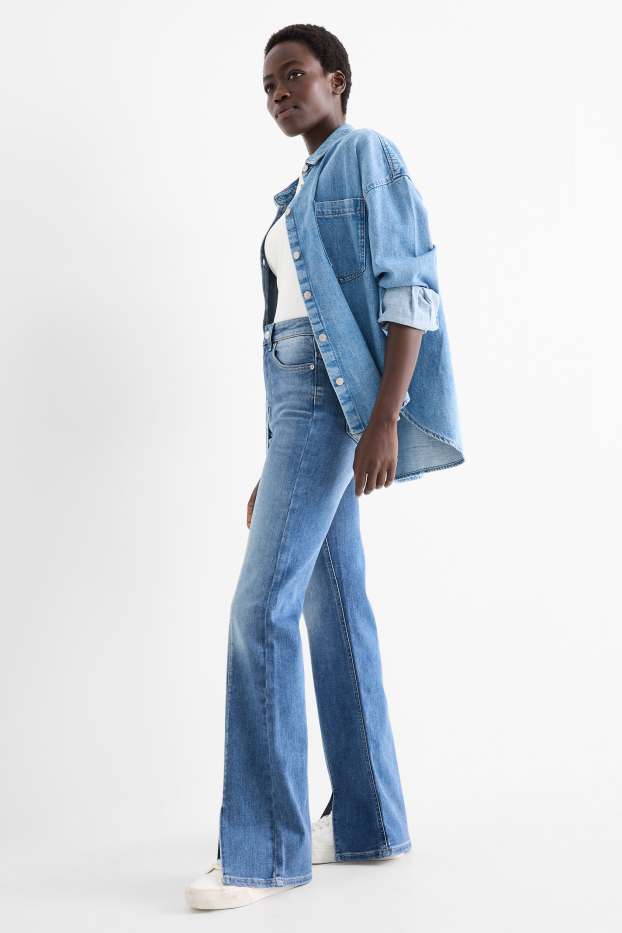 Damen - Flared Jeans - High Waist - helljeansblau