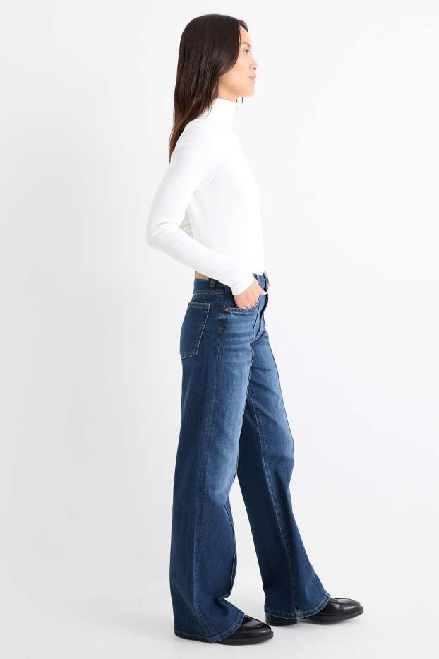 Women - Wide leg jeans - high waist - blue denim
