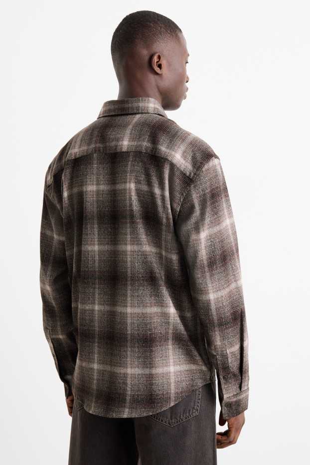 Mężczyźni - Koszula flanelowa - relaxed fit - kołnierzyk kent - w kratę - brązowy