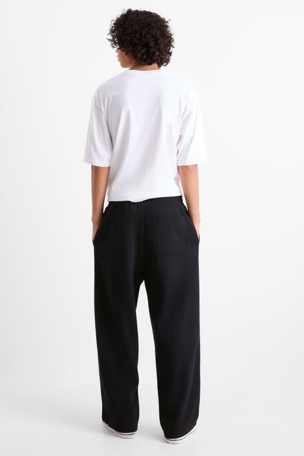 Men - Joggers - black