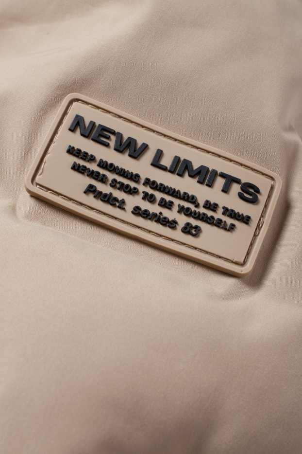 Kinder Jungen - Steppjacke mit Kapuze - wasserabweisend - beige