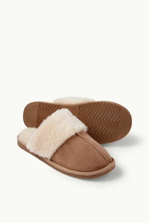 Femmes - Chaussons - faux suède - beige