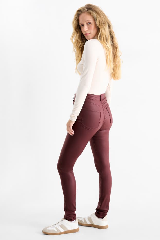 Femei - Pantaloni de stofă - talie înaltă - skinny fit - imitație de piele - bordo