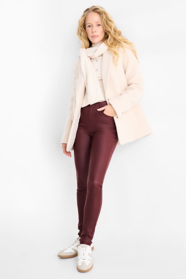 Femei - Pantaloni de stofă - talie înaltă - skinny fit - imitație de piele - bordo