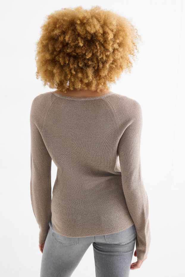 Femmes - Pull avec encolure en V - effet brillant - gris