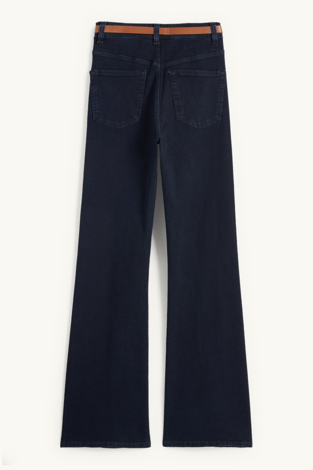 Damen - Flared Jeans mit Gürtel - High Waist - LYCRA® - dunkeljeansblau