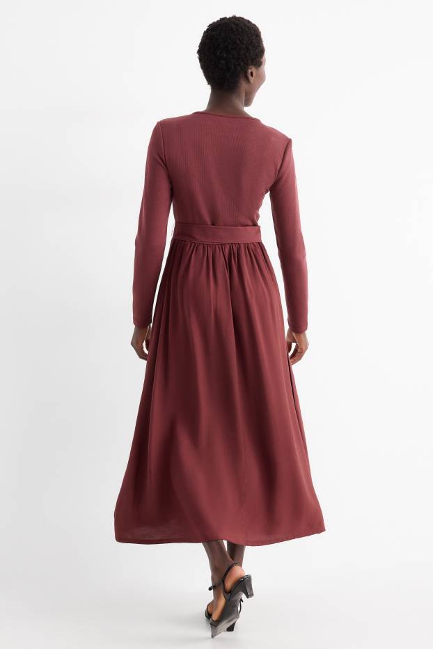 Dámské - Šaty fit & flare s páskem - bordeaux