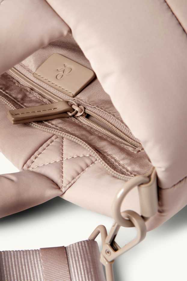 Dames - Grote, gewatteerde shopper met afneembare draagriem - beige