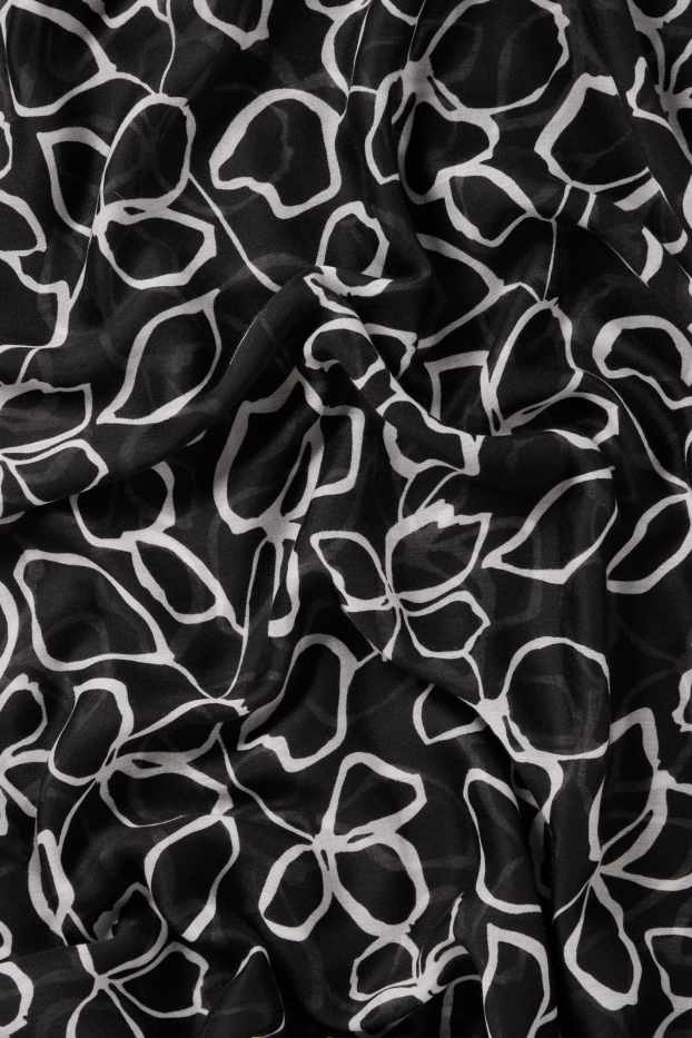 Femei - Șal - cu flori - negru