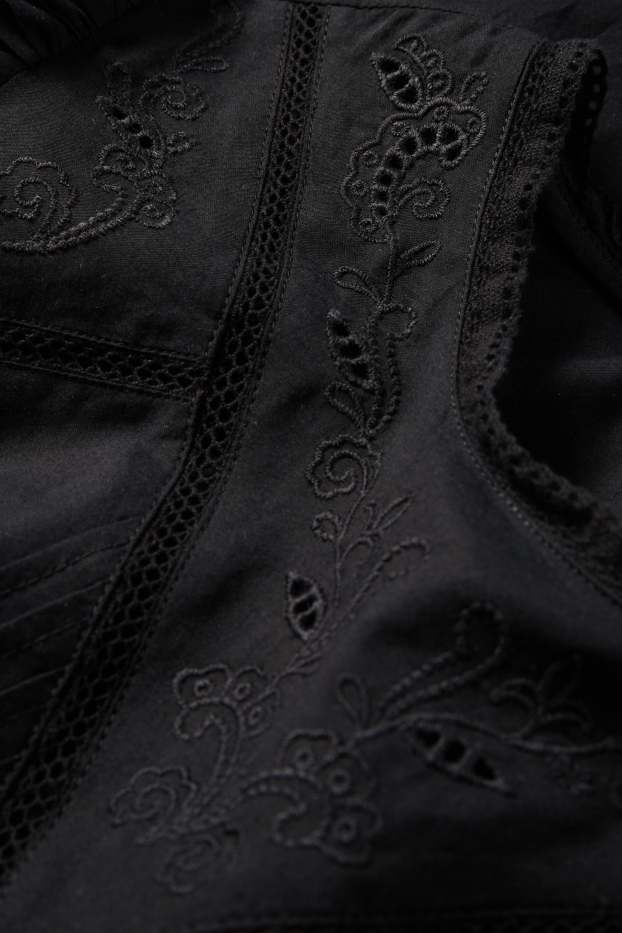 Kobiety - Bluzka - haft angielski - czarny