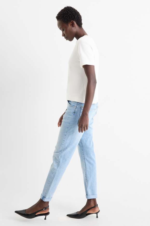 Femei - Boyfriend jeans - talie medie - denim-albastru deschis