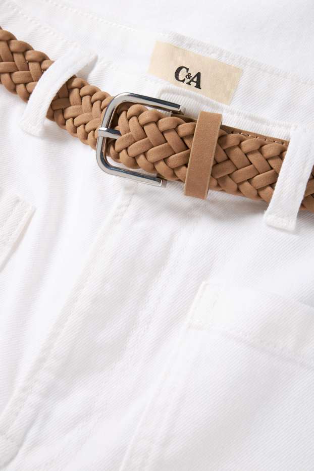 Femei - Wide leg jeans crop cu curea - talie medie - alb