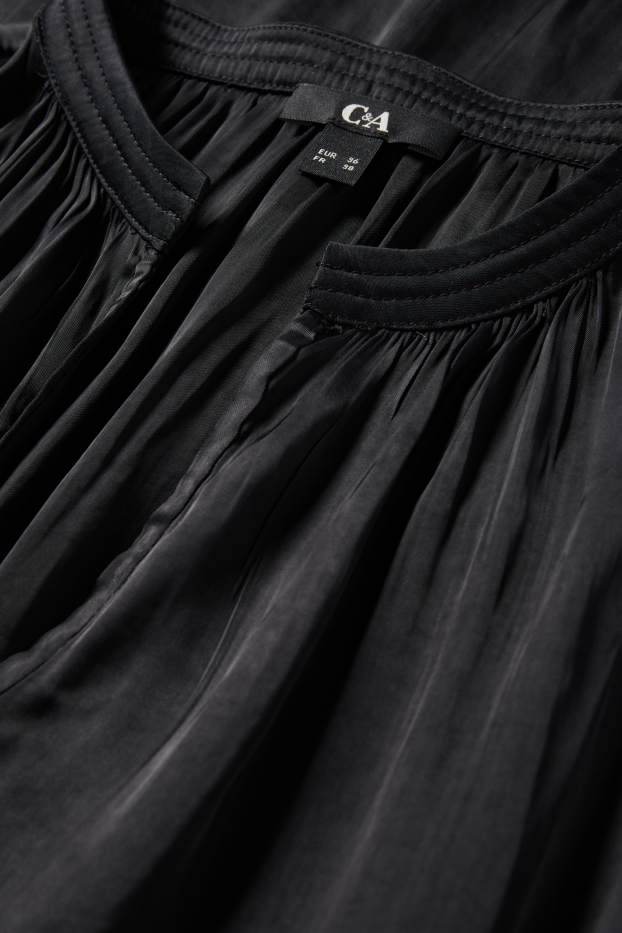 Dámské - Halenka s výstřihem ve tvaru V - černá