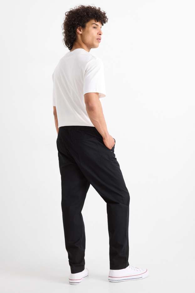 Heren - Chino - tapered fit - zwart