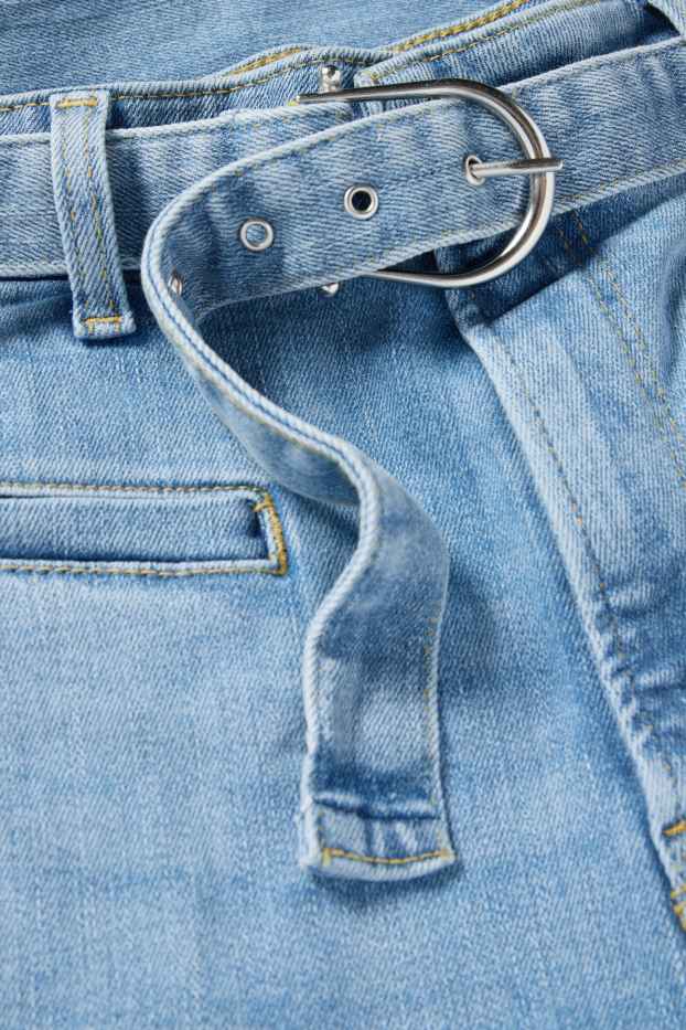 Damen - Flared Jeans mit Gürtel - High Waist - LYCRA® - hellblau