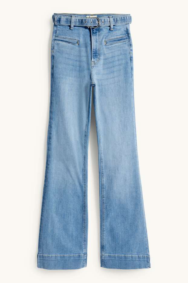 Damen - Flared Jeans mit Gürtel - High Waist - LYCRA® - hellblau