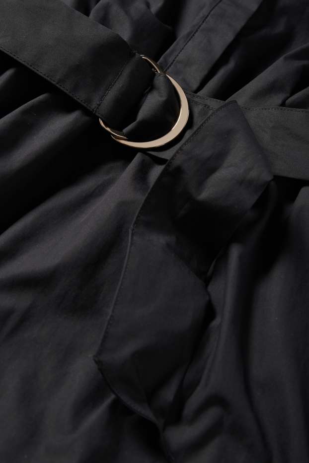 Dámské - Šaty fit & flare s páskem - černá