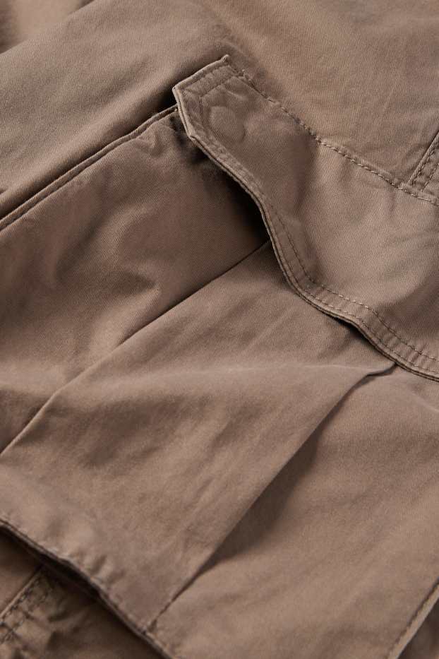 Hombre - Pantalón cargo - tapered fit - marrón